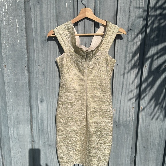 Elegant Cream Dress - Picture 4 of 5